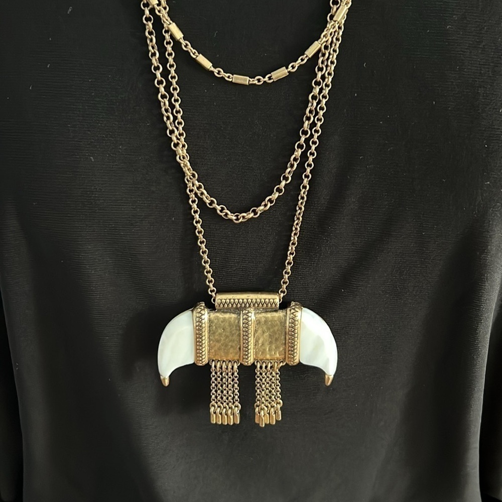 Lucky Brand Gold Tone White Inlayed Tusk Pendant Triple Layer Necklace - Picture 3 of 6